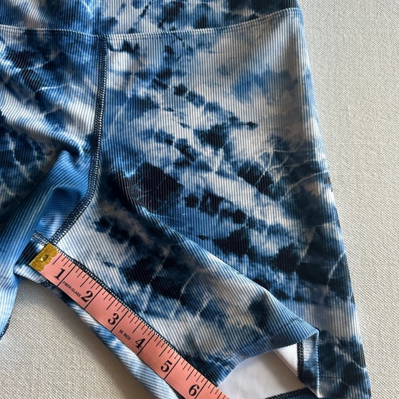 Beach Riot Tie Dye Bike Shorts Medium New With Tag - Picture 4 of 9